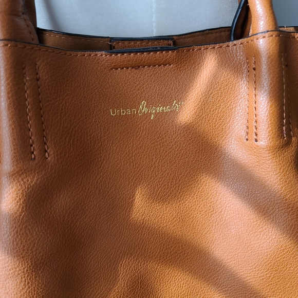 Urban Originals Luxury vegan leather brown tote - Picture 3 of 8